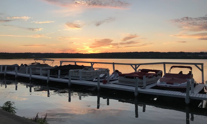 Lake Geneva Condo | Lake Geneva Area Lakeside Retreat! Close to Golf, Shopping, Restaurants & More!
