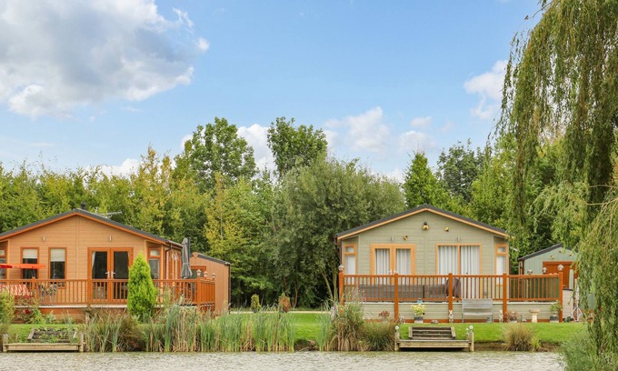 Grantham House | LAKE HAVEN, family friendly, with a garden in Marston, Lincolnshire