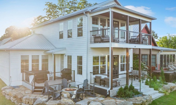 Langley House | Lake Haven w/hot tub, pool, boat slip included!