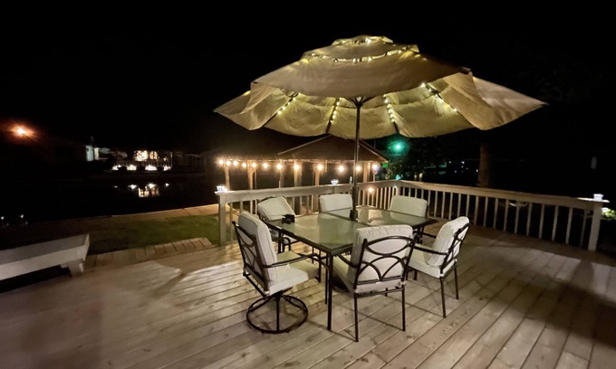 Lakeview House | Lake Home Getaway ~ Pets Welcome!