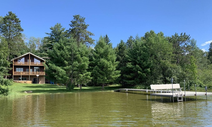 Marcell Cabin | LAKE HOME! *Movie Theater!*Ping Pong*Game Tables*Foosball/3 Decks/Bar & More!