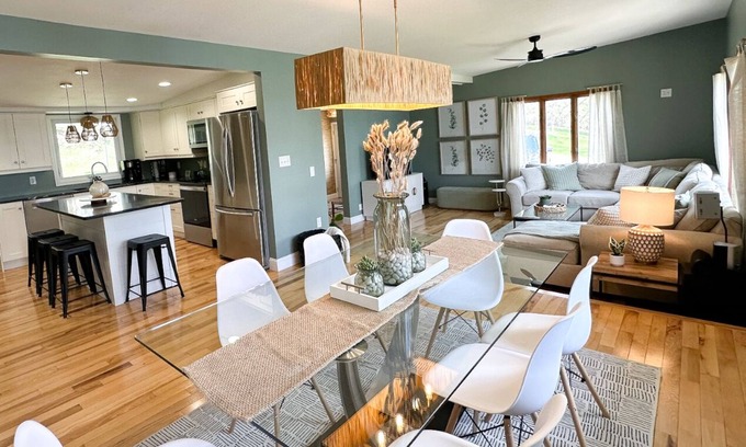 Detroit Lakes House | Lake Home on Deadshot Bay of Detroit Lake