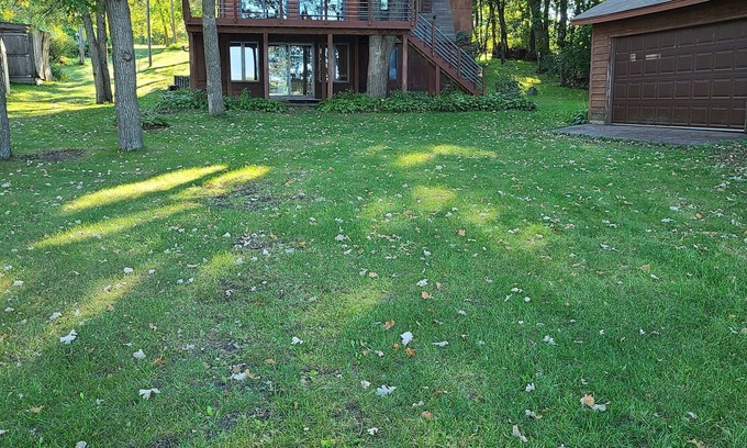 Clear Lake Cabin | Lake home pontoon included with stay!