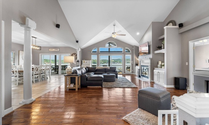 Lake Ozark House | Lake House 59 - Waterfront house with channel view!