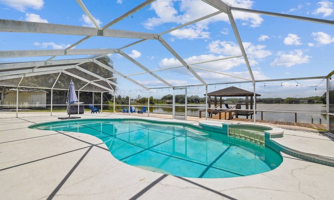 Westchase House | Lake House in the Westchase area! Heated Pool. Waterfront!