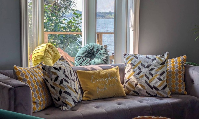 Prince Edward House | Lake House Manor Picton