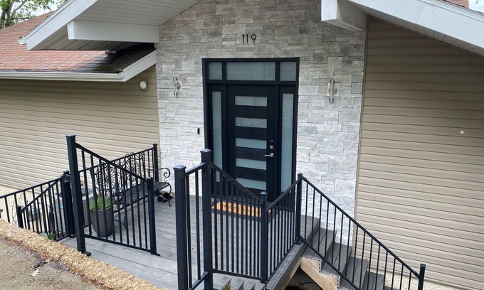 Lake Ozark House | Lake house, new dock, boat slip. Great golfing & fishing. nSleeps 6 Adults.