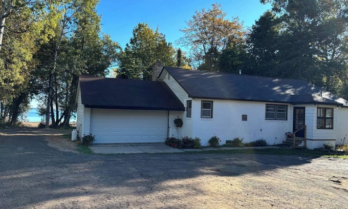 Cheboygan House | Lake House of Eagle Cove
