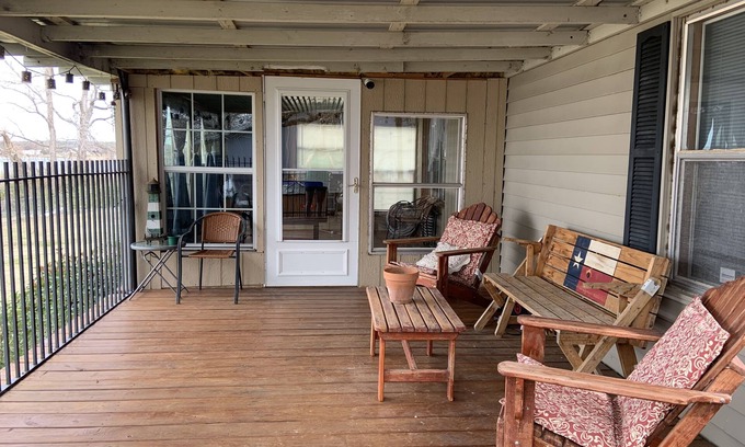 Eastland House | Lake House on Lake Leon in Eastland TX with dock and boat ramp
