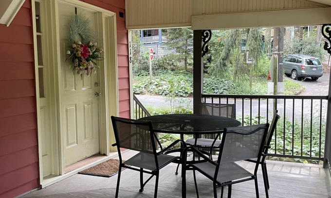 Mount Gretna Cottage | Lake it Easy! Mount Gretna cottage minutes to Lake