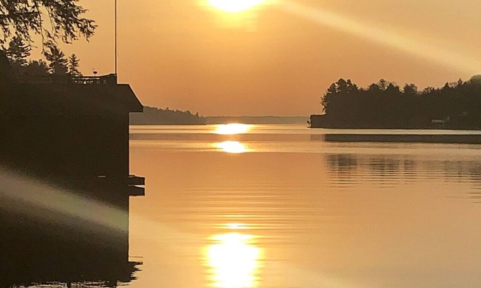 Seguin Cottage | Lake Joseph Muskoka - 3BR+ Waterfront Cottage