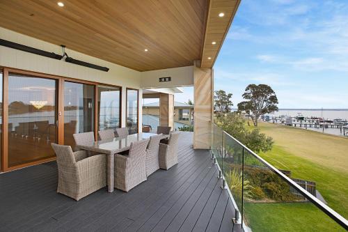 Paynesville House | Lake King Lakehouse