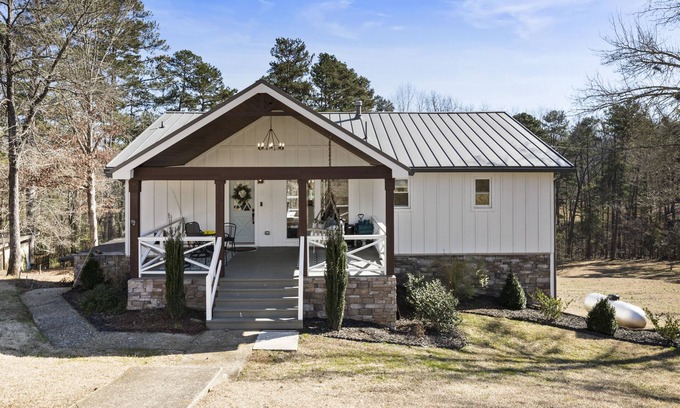 Cumming Cottage | Lake Lanier Cottage with Deep Water Forsyth County Newly renovated
