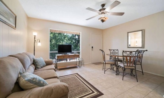 Kingsland House | Lake LBJ Lakefront Condo Getaway
