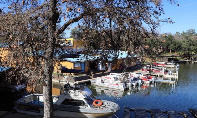 Sunrise Beach Village Hotel | Lake LBJ Resort & Marina