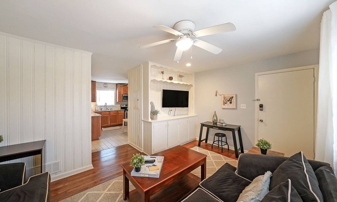 Acworth Apartment | Lake Life A - Apartment in Downtown Lake Acworth