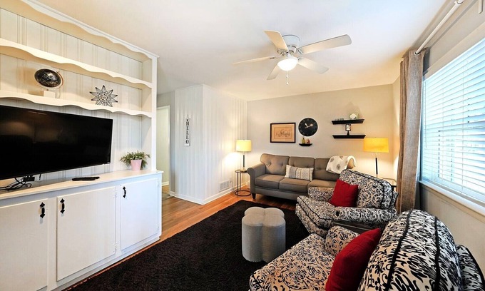 Acworth Apartment | Lake Life B - Apartment in Downtown Lake Acworth