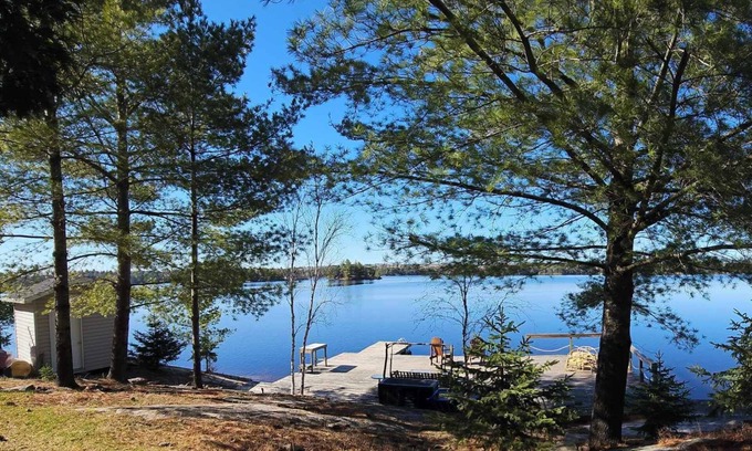 Twin Bay Apartment | Lake Living at its' best!