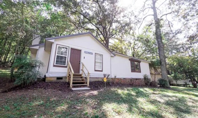 Scottsboro Cabin | Lake Lodge - 2 bed/2 bath Cabin