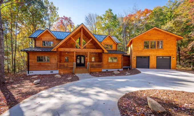 Lake Lure Cabin | Lake Lure's Newest Luxury Log Cabin Behind The Gates of Rumbling Bald Resort!