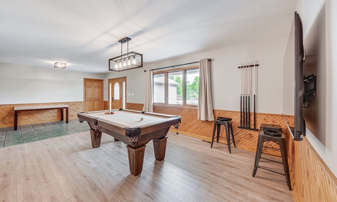 Twin Lakes Condo | Lake Mary View: Pickleball Paradise Penthouse Unit