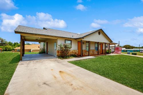 Kingsland House | Lake Memories Cottage