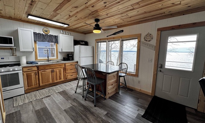 Miltona Cabin | Lake Miltona, 2 bedroom lakeside cabin - near boat landing!