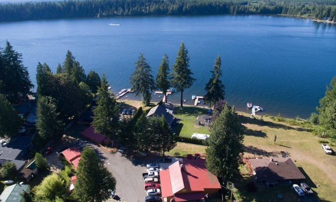 Matlock Cabin | Lake Nahwatzel Resort, Cabin #1, Shared Dock just steps away! Now with WIFI!