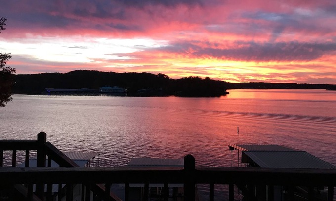 Linn Creek House | Lake of the Ozarks Lakefront Home with Amazing Views, Relax & Have Fun!