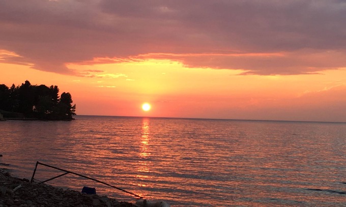 Sodus Cottage | Lake Ontario, Sodus. Amazing Sunsets! Newly updated, water access, rock beach.