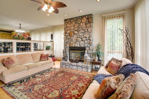 Mount Ida Apartment | Lake Ouachita Vacation Rental with Community Pool
