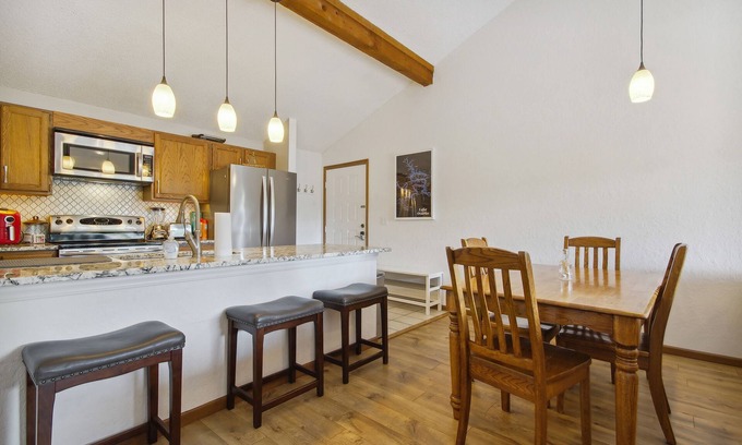 Lake Ozark Condo | Lake Ozark Vacation Rental w/Pool Access