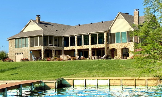 Berryville House | Lake Palestine's Best Property for Vacations, Reunions, Events, Get-Aways!