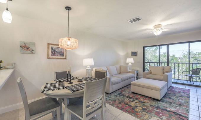 Sanibel Condo | LAKE PALMS 1 - Sanibel Condo Overlooking Lagoon