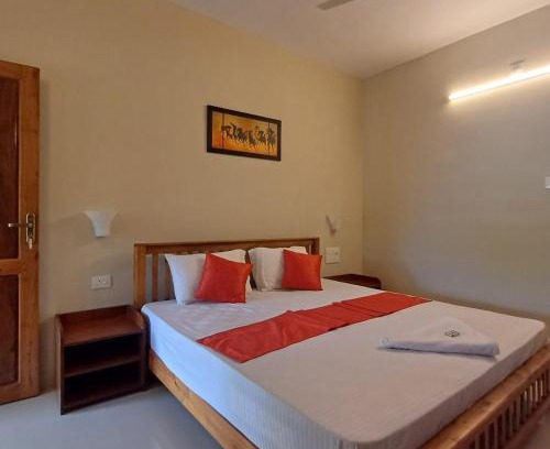 Poovar Apartment | Lake Park