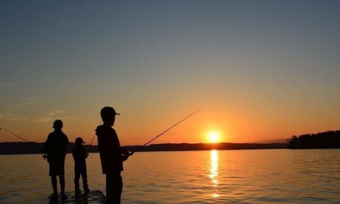 Pepin House | Lake Pepin lakehouse on Private Beach: Dock, Kayaks, Paddleboards.& Peddle Boat…