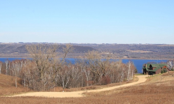 Lake City Other | Lake Pepin - Rustic bluff-top Farmhouse w/updatd furnishings