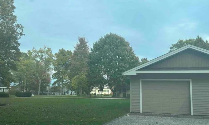Westford House | Lake Pymatuning Getaway
