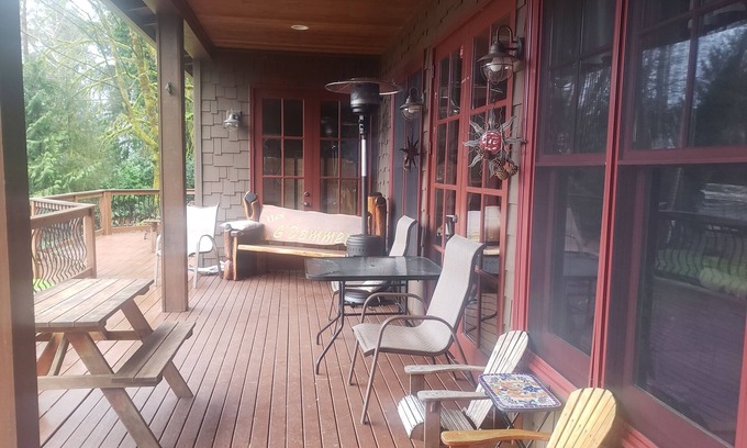 Amanda Park House | Lake Quinault and Mountain Views Explore nature in the Olympic National Park