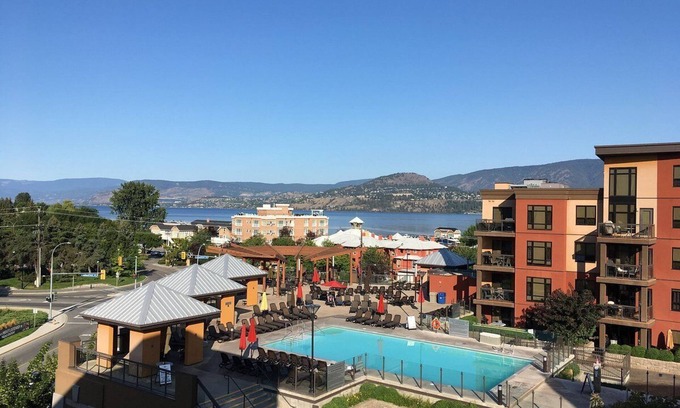 South Pandosy Condo | 💫 Lake Resort upgraded spacious dream vacation home with GYM near beach