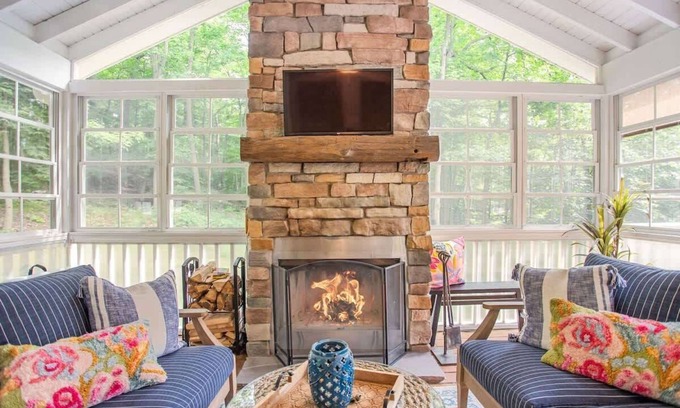 West Olive House | Lake Ridge | Hot Tub | New Listing