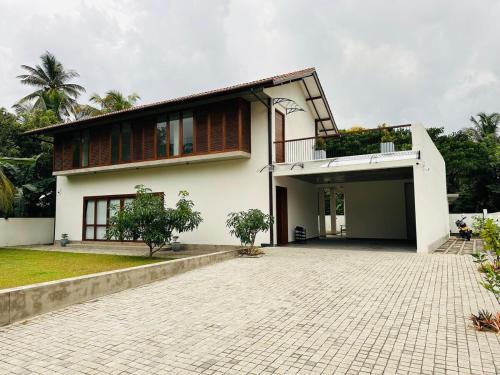 Kurunegala Apartment | Lake Round Luxury House