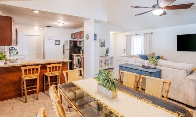 Cypress Gardens House | Lake Roy · Spacious Legoland area pool home