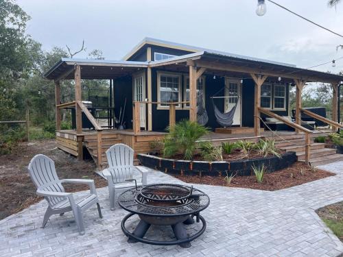 Punta Gorda House | Lake side tiny home