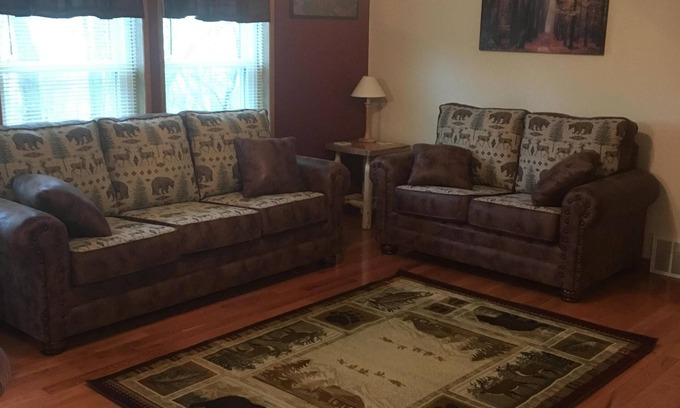 Richville House | Lake Side Vacation Home Has It All!