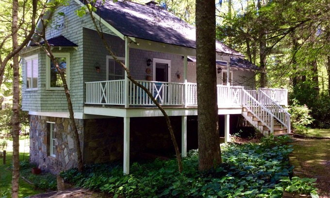 Saluda Cottage | Lake Summit Nest, peaceful retreat with dock & boathouse on cool, clean lake
