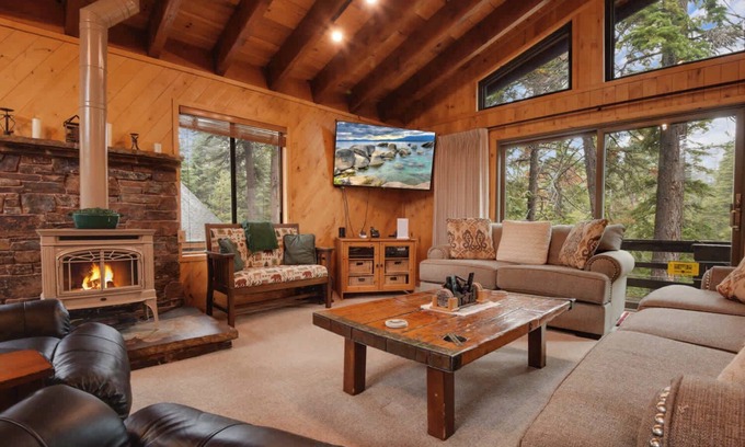 Tahoma House | Lake Tahoe Treasure! Minutes from Beach & Skiing