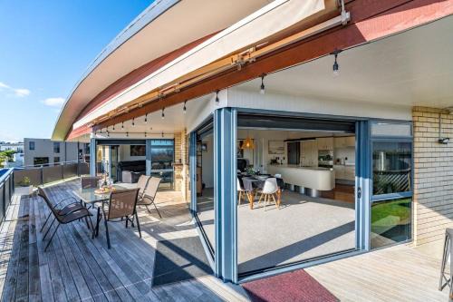 Waipahihi House | Lake Taupo Outlook - Table Tennis, Great Location