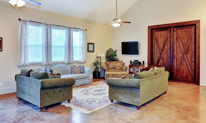 Pottsboro House | Lake Texoma Family Getaway, GREAT for large groups and kids. "Wonderful Escape!"