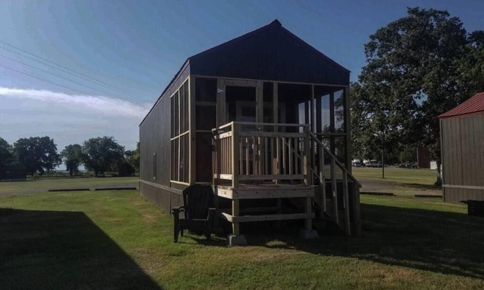 Mead Cabin | Lake Texoma Lakefront Cabin - Texoma Breeze